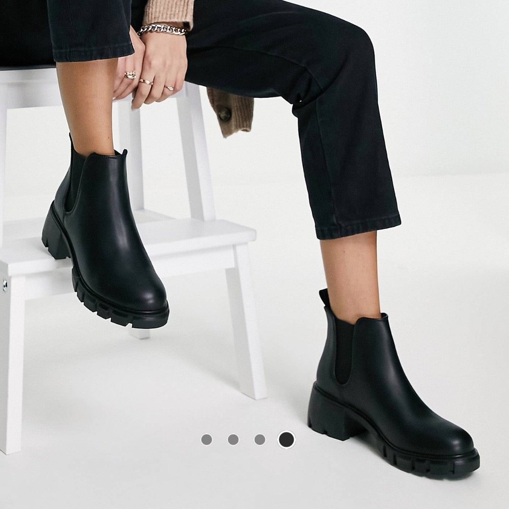 COPY - Howler Boot in Black
Steve Madden